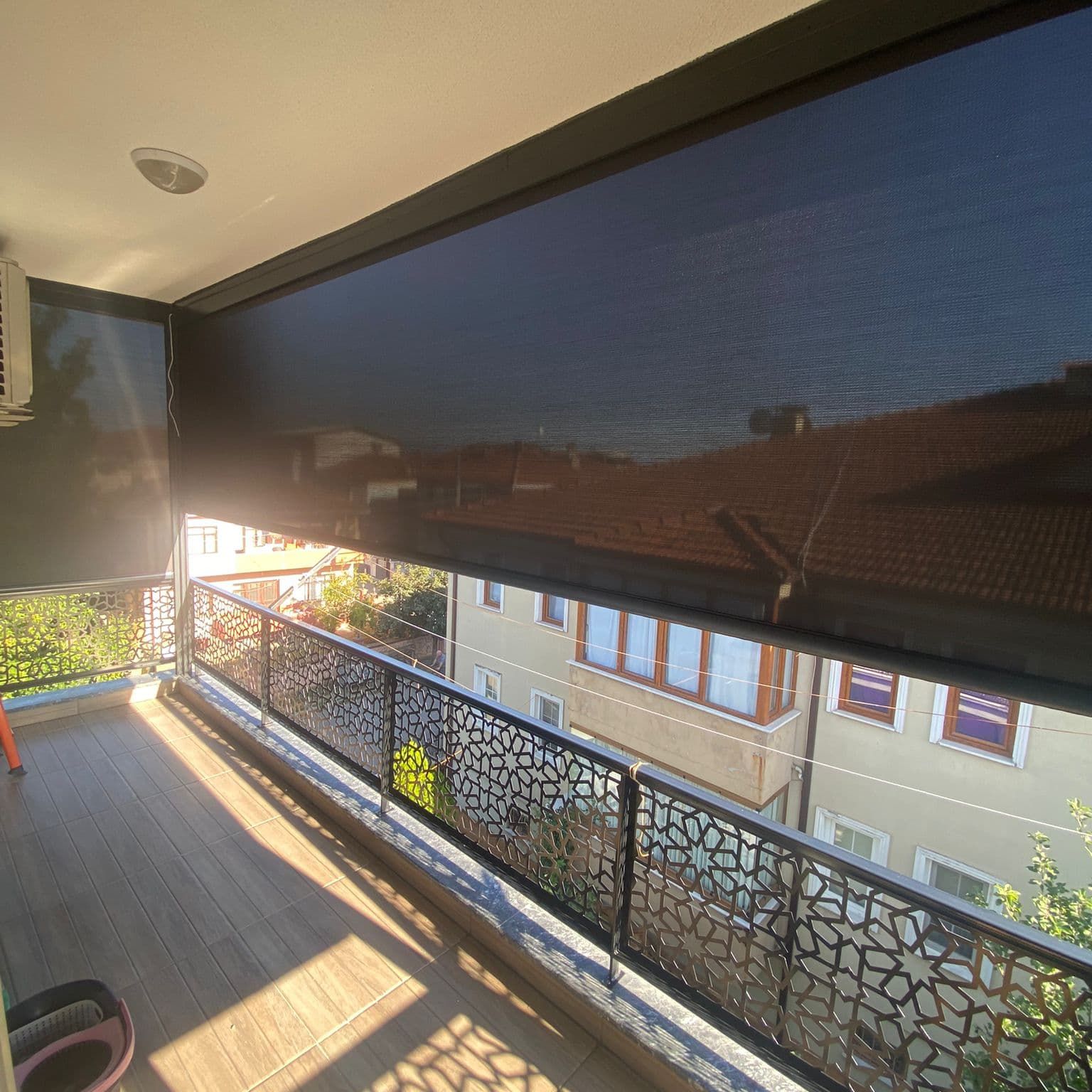 Zip curtain and arranged systems